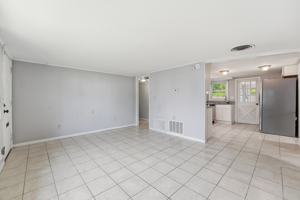 165 Hampden Street Springfield, MA 01151 - Photo 13 of 41