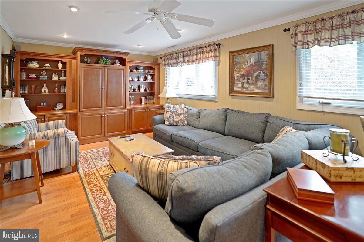 8 Barnett Road Lawrence Township, NJ 08648 - Photo 11 of 33 Gallery Image 11