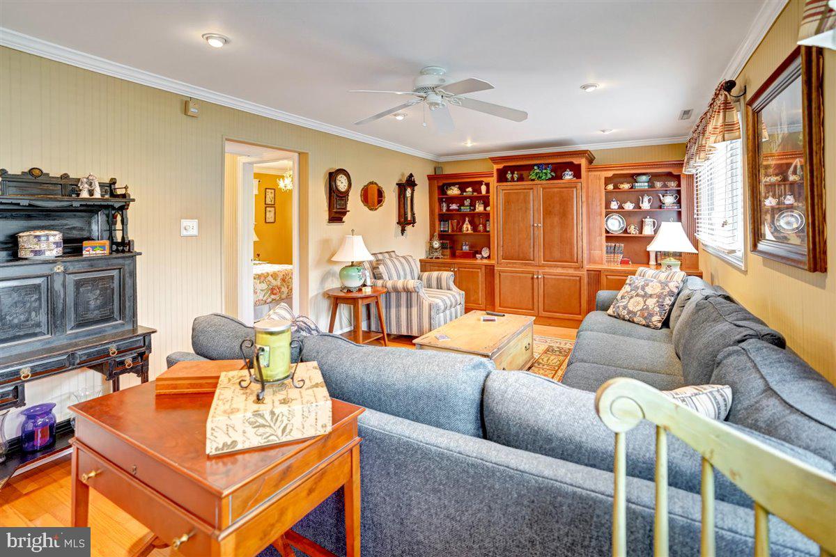 8 Barnett Road Lawrence Township, NJ 08648 - Photo 12 of 33 Gallery Image 12