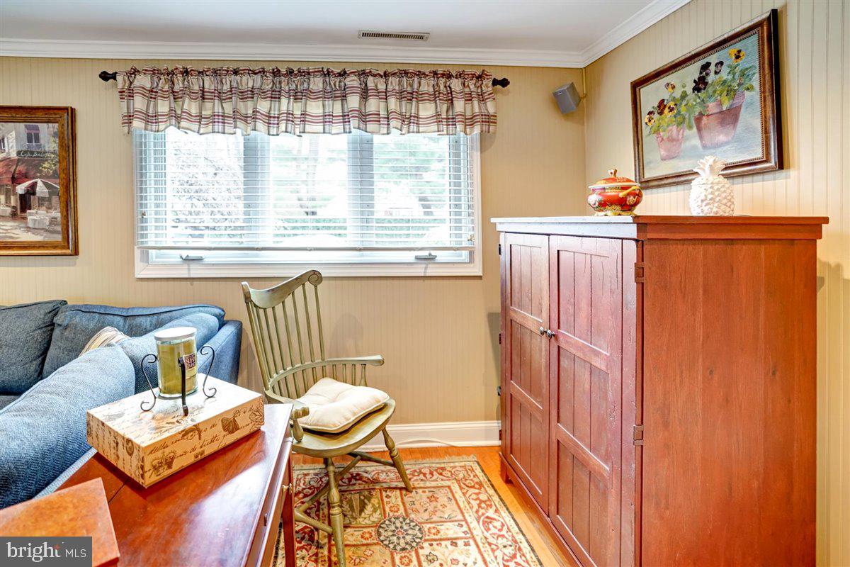 8 Barnett Road Lawrence Township, NJ 08648 - Photo 14 of 33 Gallery Image 14