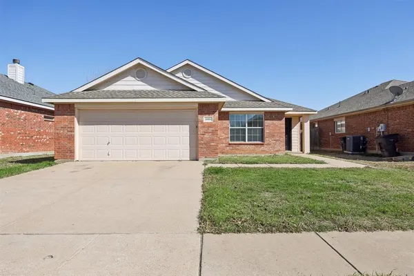 $277,500 | 10904 Braemoor Drive, Fort Worth, TX 76052