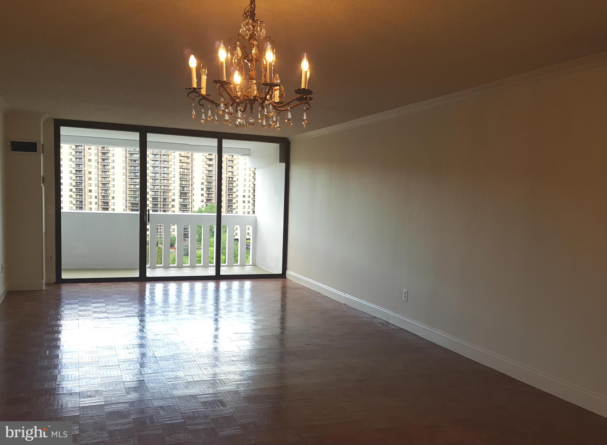 6101 Edsall Road, Unit 1506 Alexandria, VA 22304 - Photo 15 of 26 a view of a livingroom with a window