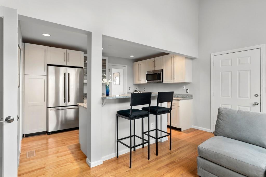 17 Lookout Farm Road Natick, MA 01760 - Photo 4 of 17 Gallery Image 4