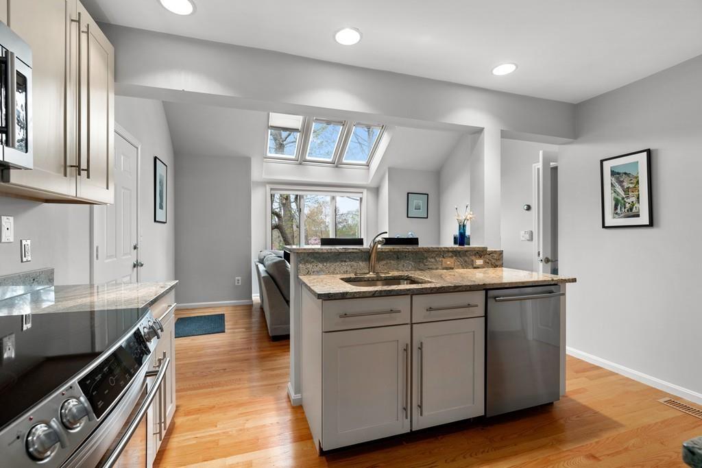 17 Lookout Farm Road Natick, MA 01760 - Photo 5 of 17 Gallery Image 5