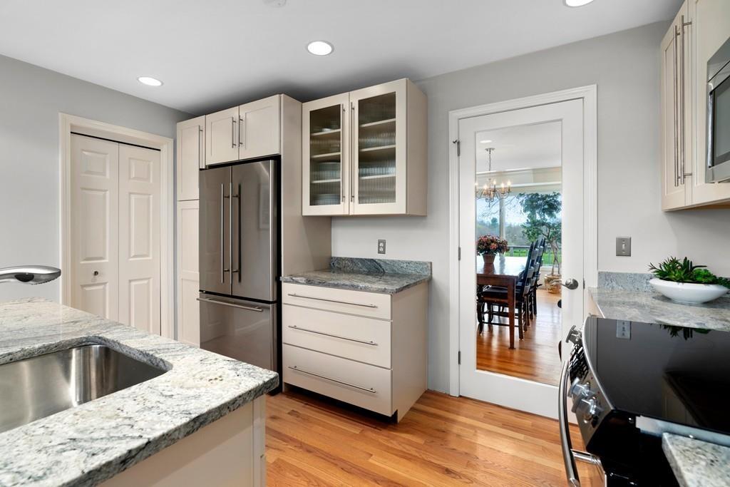 17 Lookout Farm Road Natick, MA 01760 - Photo 6 of 17 Gallery Image 6