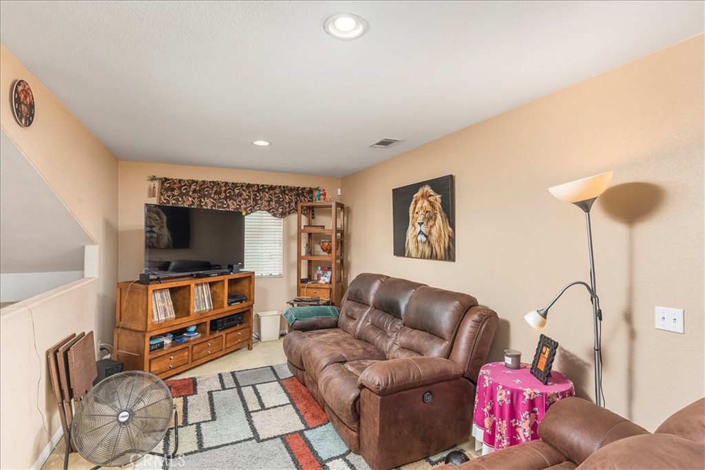 28984 Escalante Road Menifee, CA 92587 - Photo 14 of 40 Upstairs loft