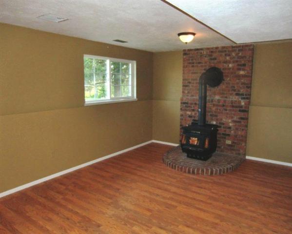 317 East Shore Road Nine Mile Falls, WA 99026 - Photo 7 of 9 Gallery Image 7