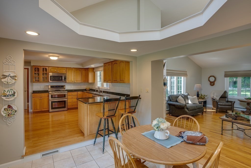 16 Gelding Road Chelmsford, MA 01824 - Photo 13 of 37 Gallery Image 13