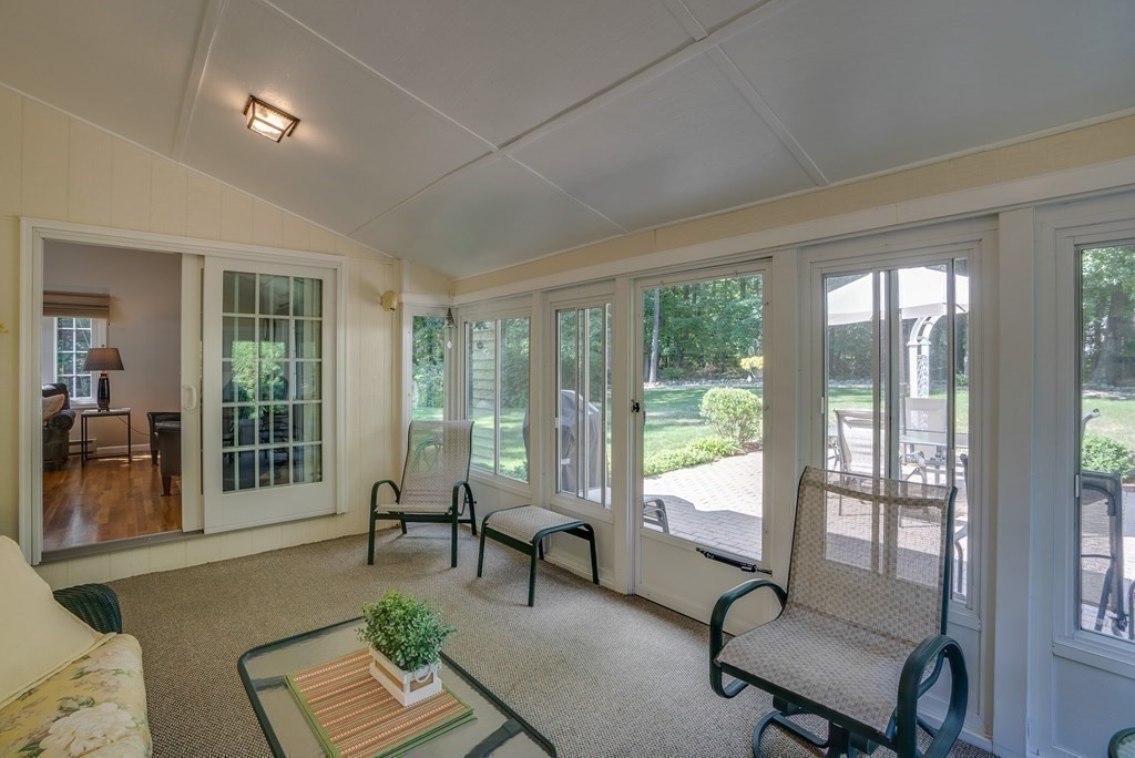 16 Gelding Road Chelmsford, MA 01824 - Photo 8 of 37 Gallery Image 8