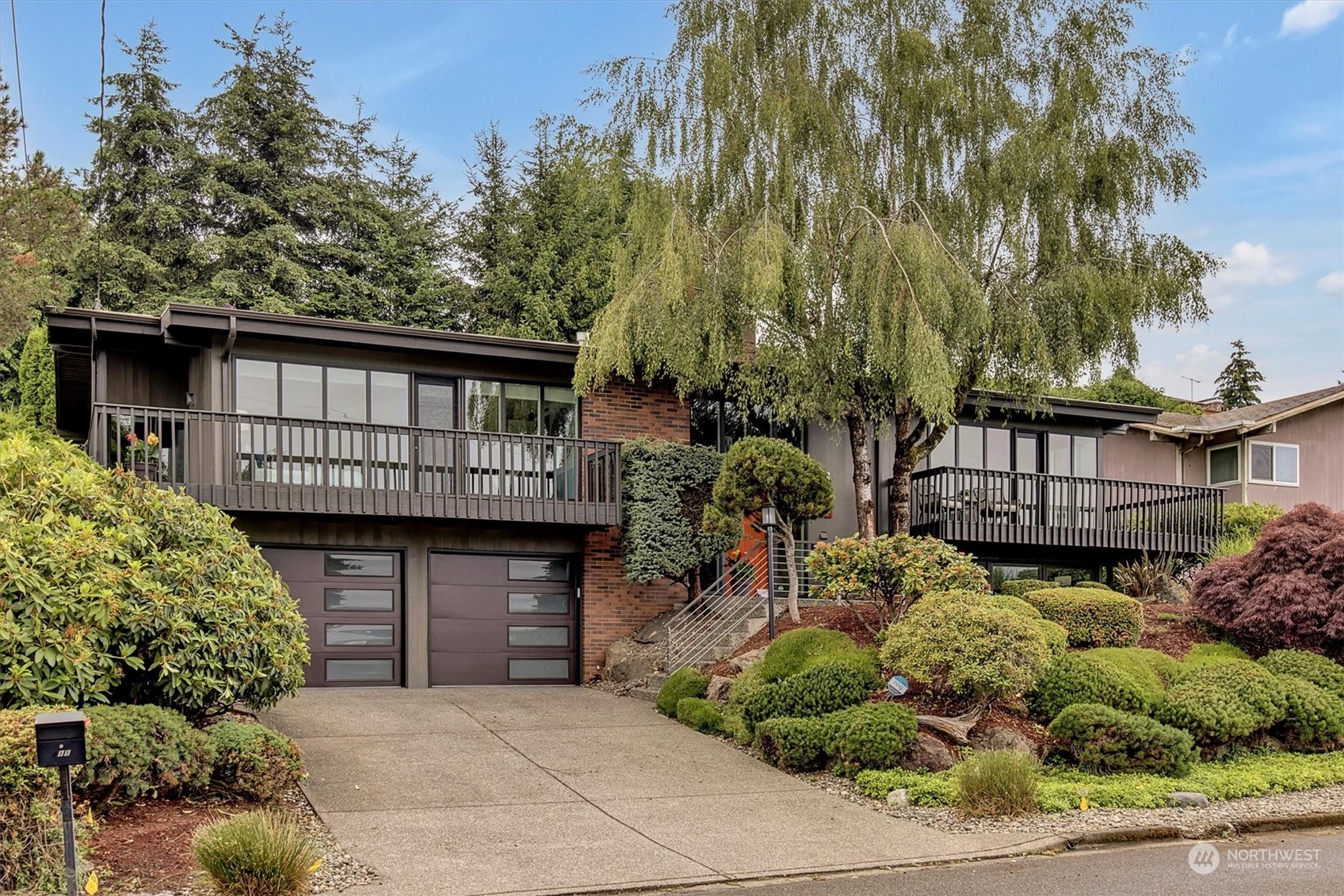 511 Seneca Avenue Northwest Renton, WA 98057 - Photo 2 of 33 Gallery Image 2