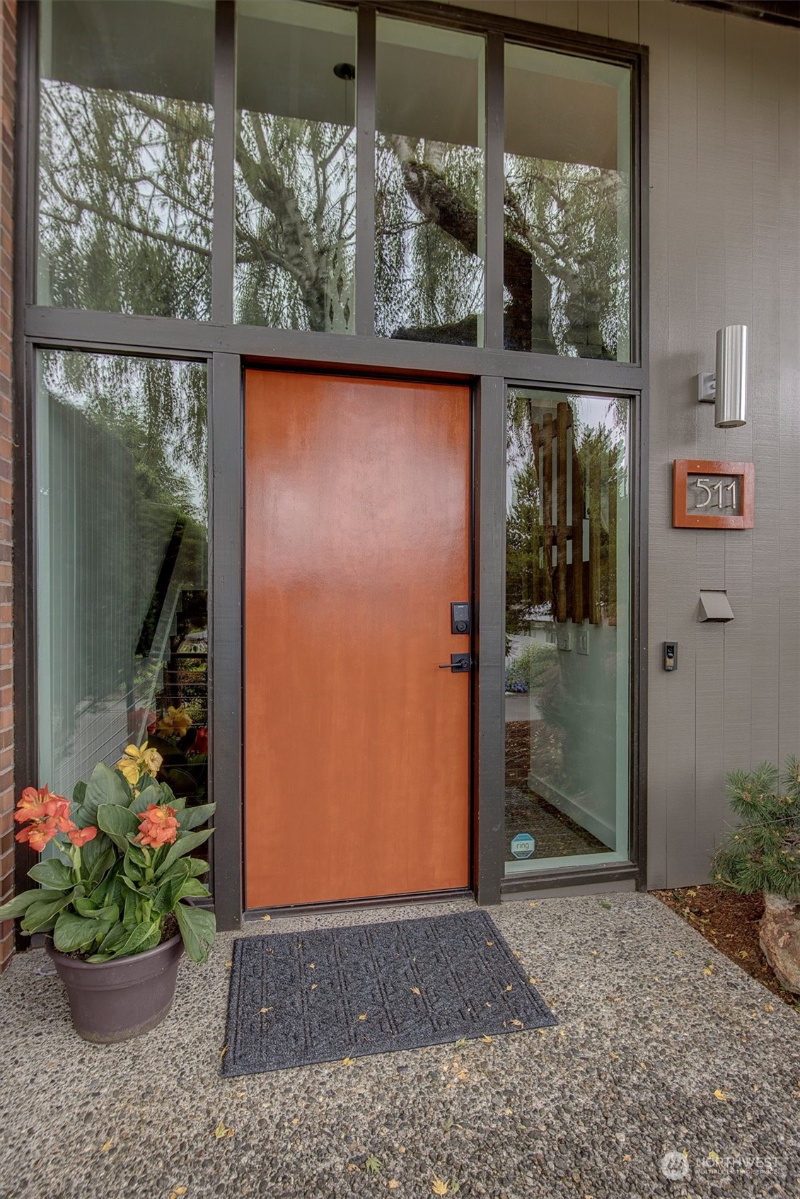 511 Seneca Avenue Northwest Renton, WA 98057 - Photo 3 of 33 Gallery Image 3