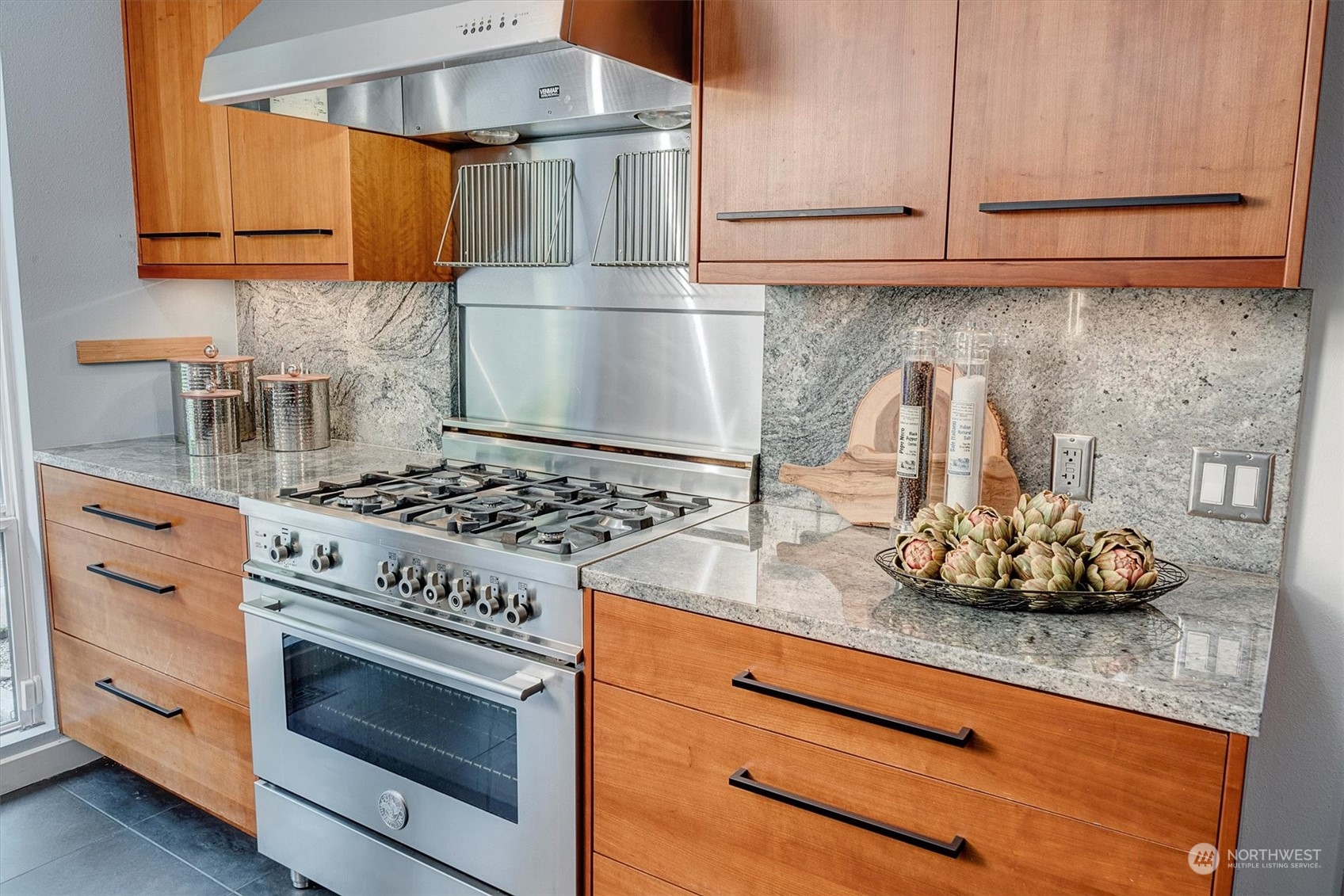 511 Seneca Avenue Northwest Renton, WA 98057 - Photo 8 of 33 Gallery Image 8
