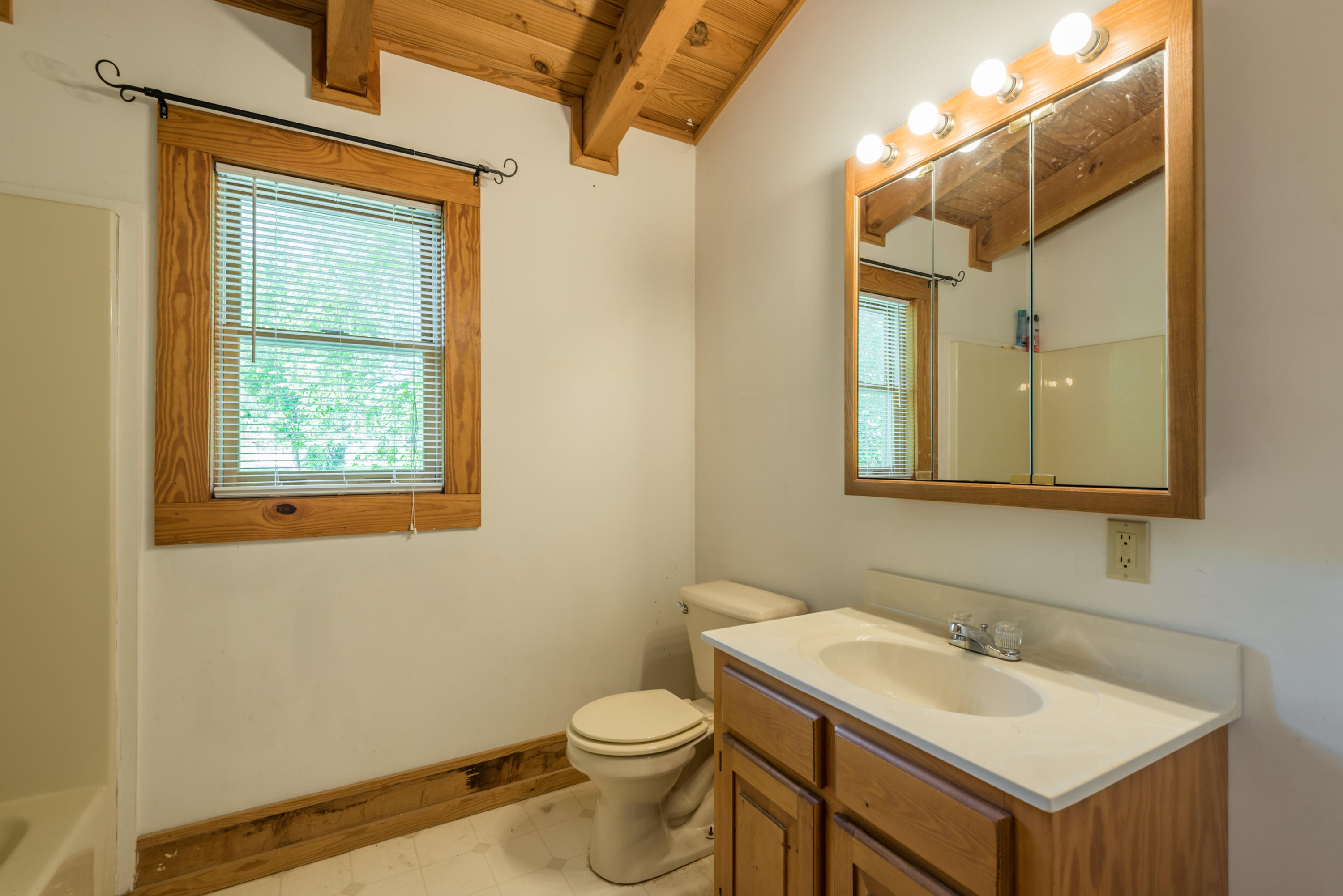 3545 Williams Mill Road Rockford, TN 37853 - Photo 18 of 35 Hall Bath