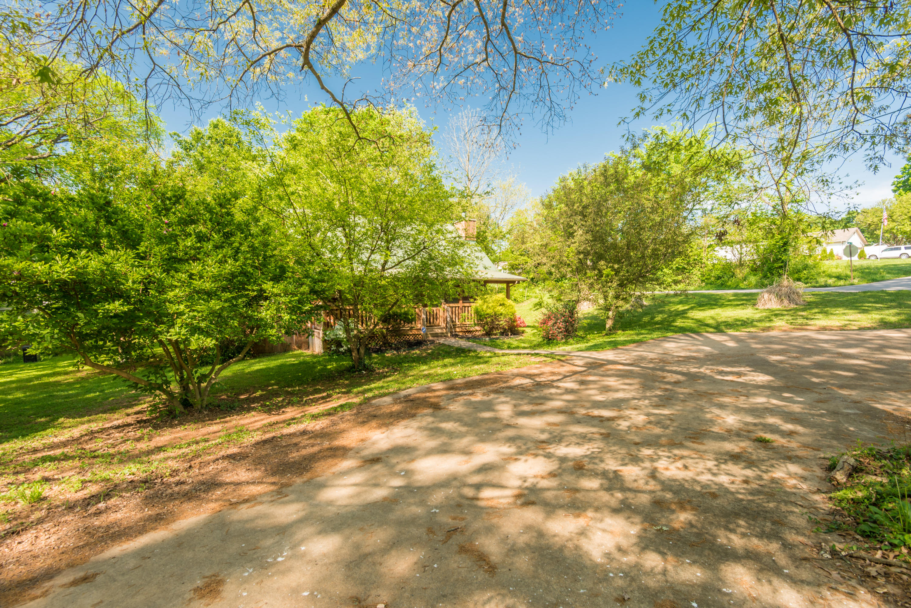 3545 Williams Mill Road Rockford, TN 37853 - Photo 25 of 35 Circular Driveway