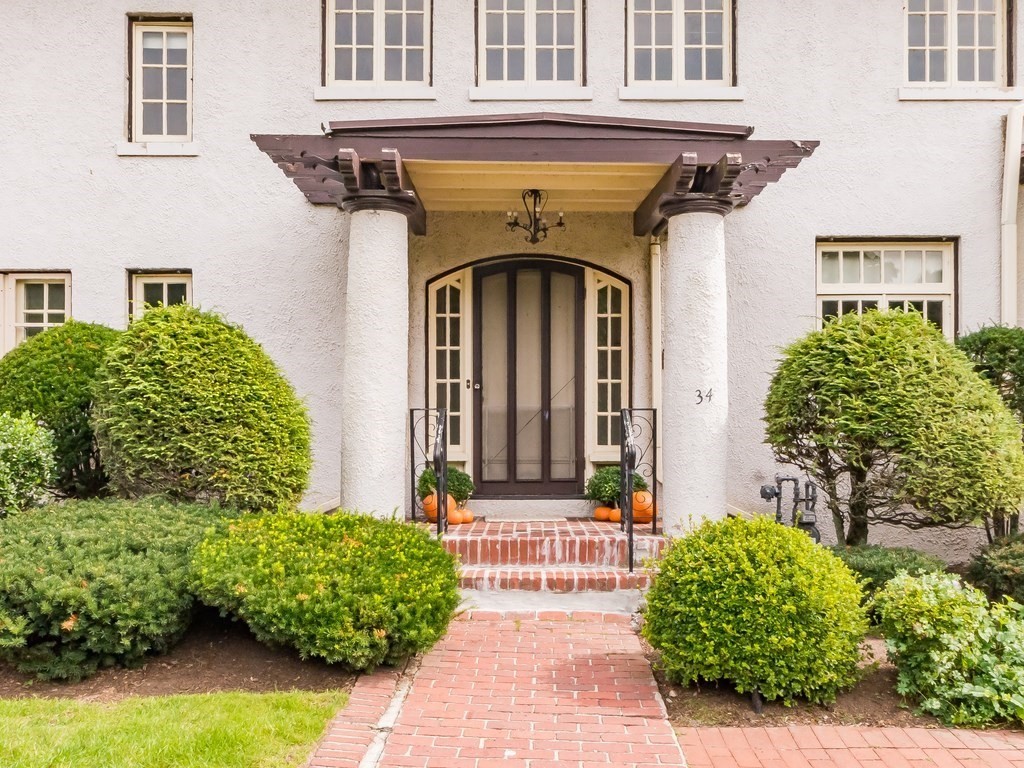 34 Everett Avenue Winchester, MA 01890 - Photo 3 of 42