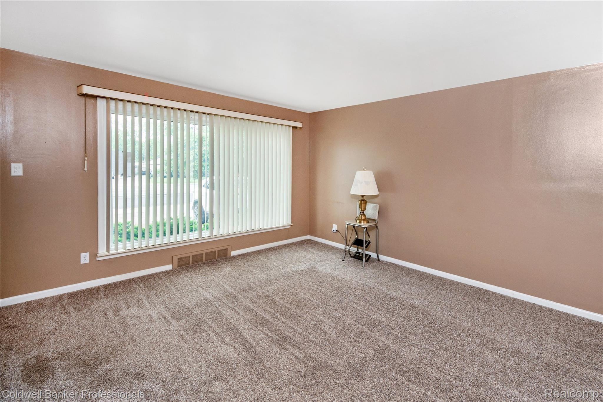 8105 Pardee Road Taylor, MI 48180 - Photo 7 of 34 Living Room