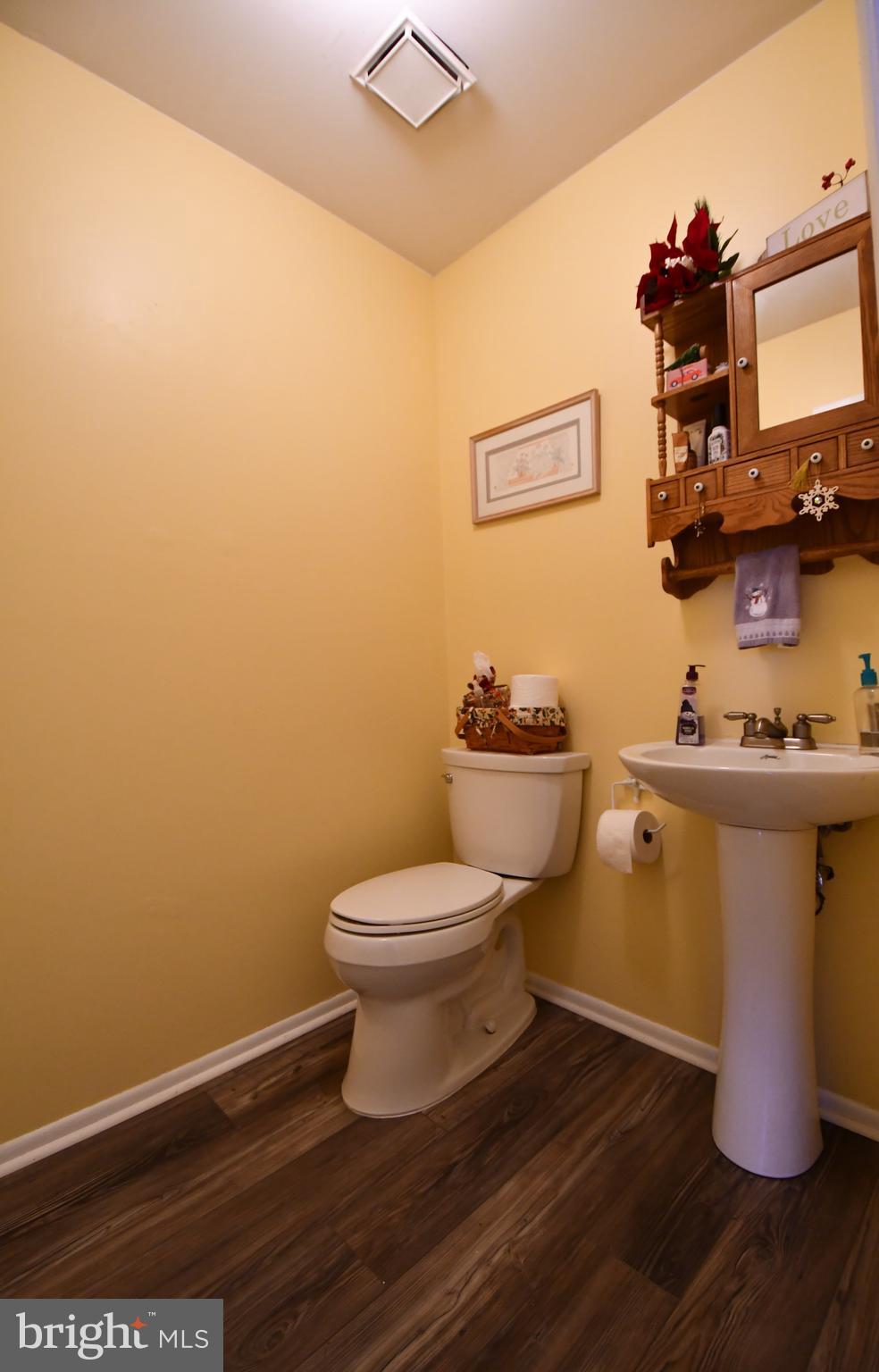 1434 Woodview Road Yardley, PA 19067 - Photo 21 of 37 Powder room -1st floor