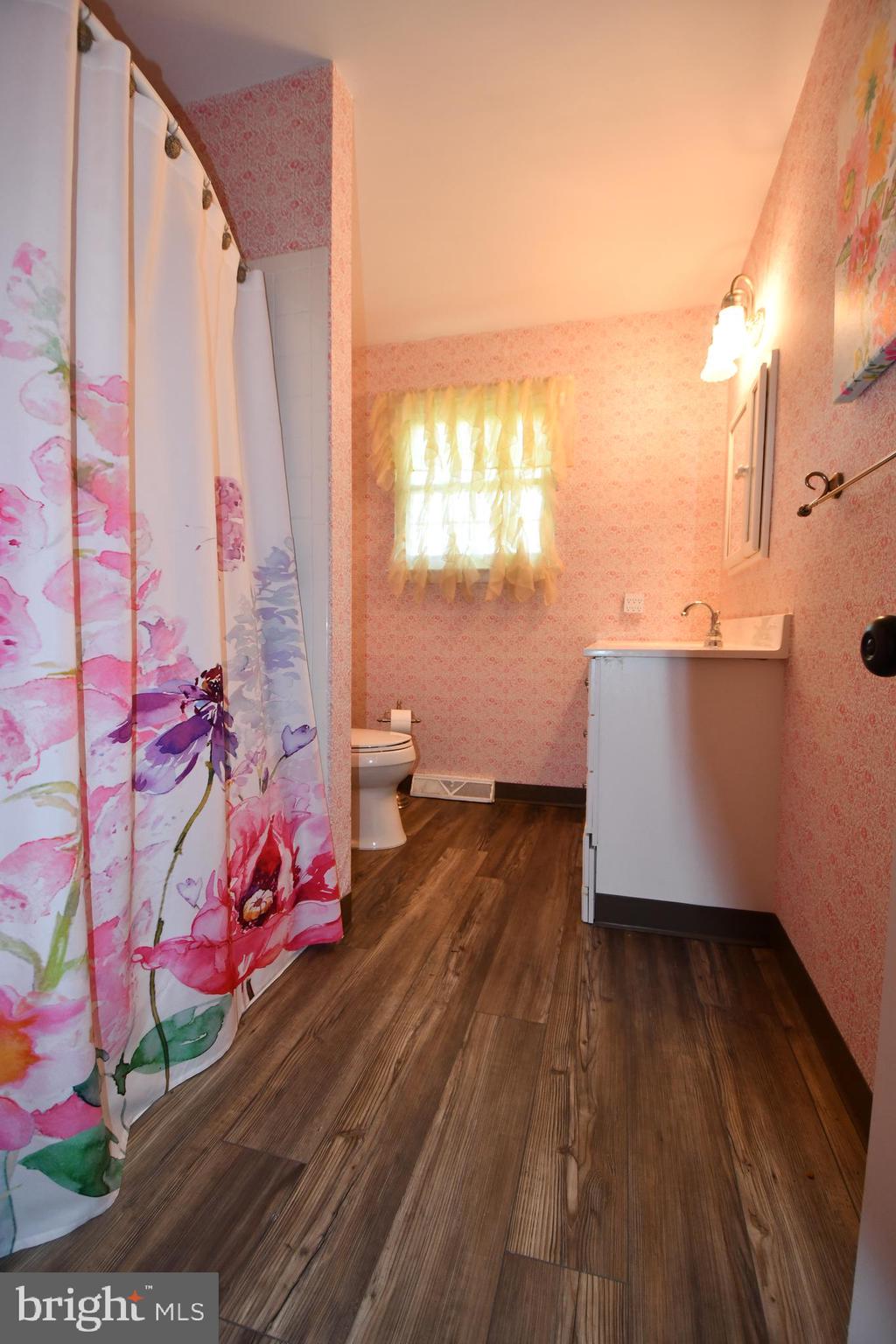 1434 Woodview Road Yardley, PA 19067 - Photo 31 of 37 Hall bath