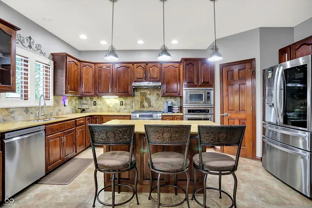 $809,000 | 1324 Eagle Valley Drive, Greenwood, IN 46143