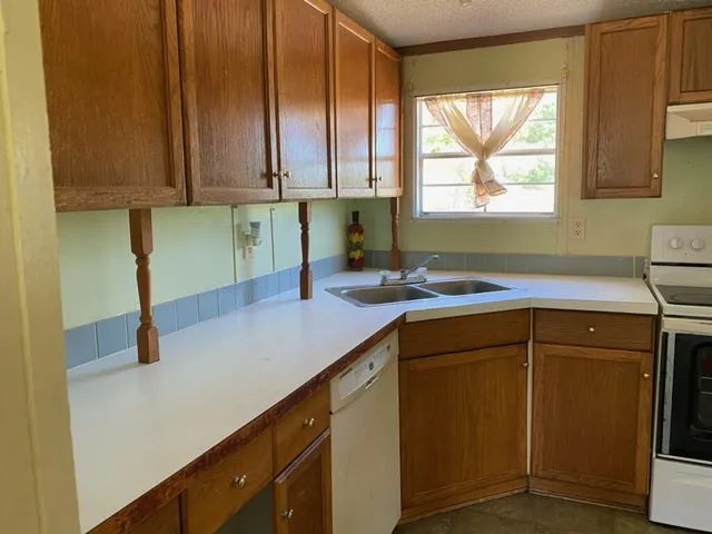 $250,000 | 13701 North Us Highway, Palestine, TX 75801