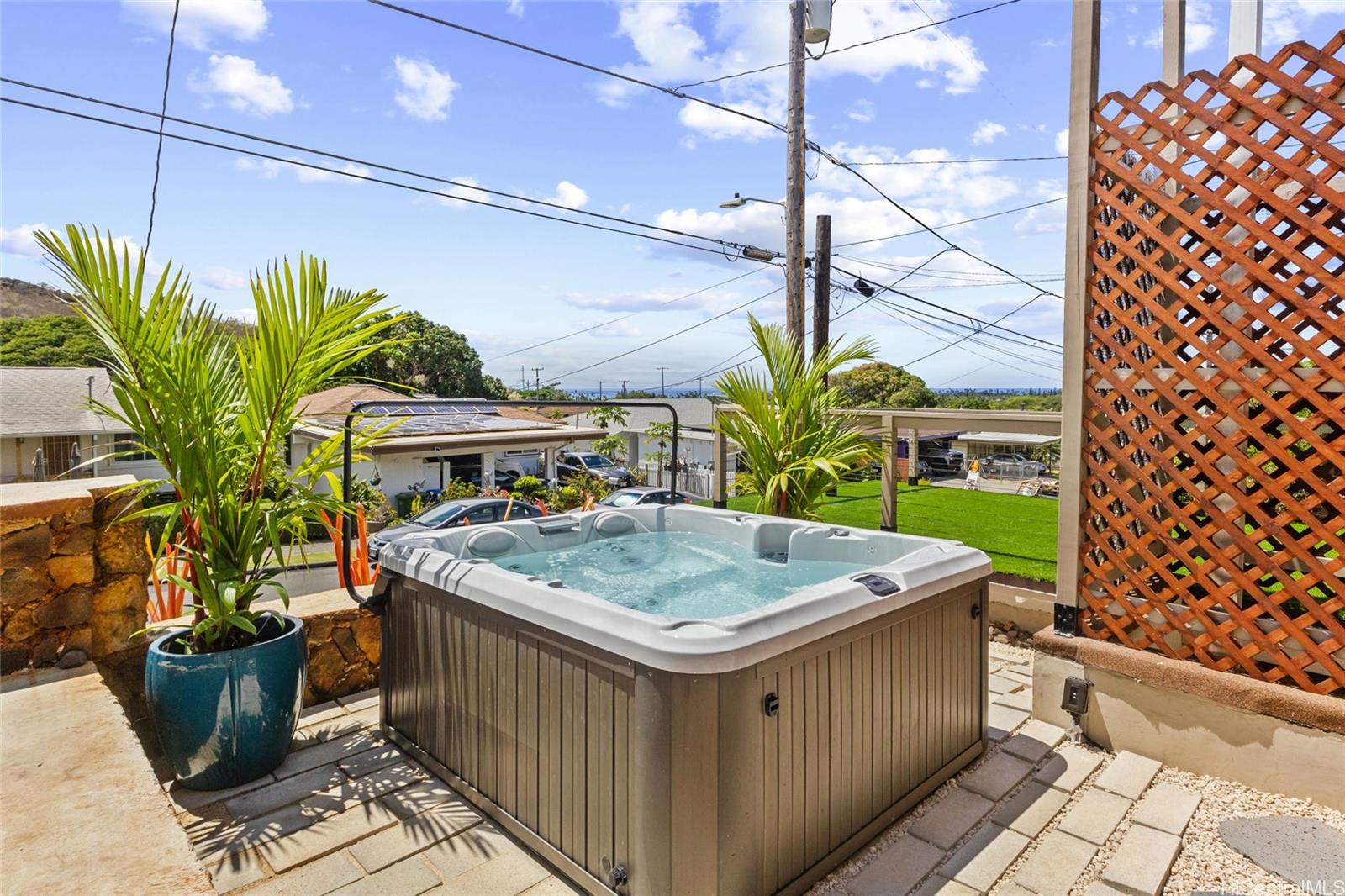 1358 Makaikoa Street Honolulu, HI 96821 - Photo 6 of 25 Jacuzzi Ocean View