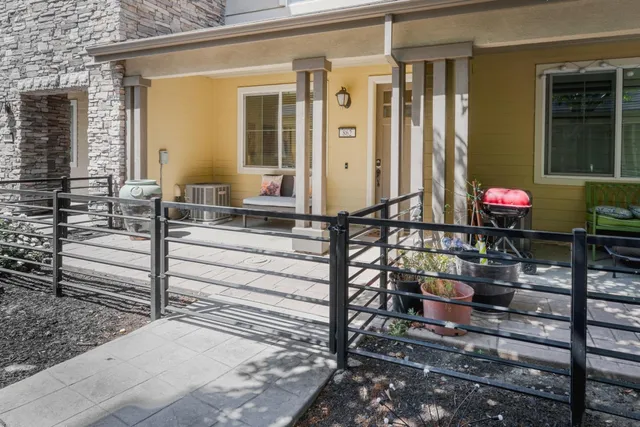 $1,099,000 | 862 White Moonstone Loop, San Jose, CA 95123