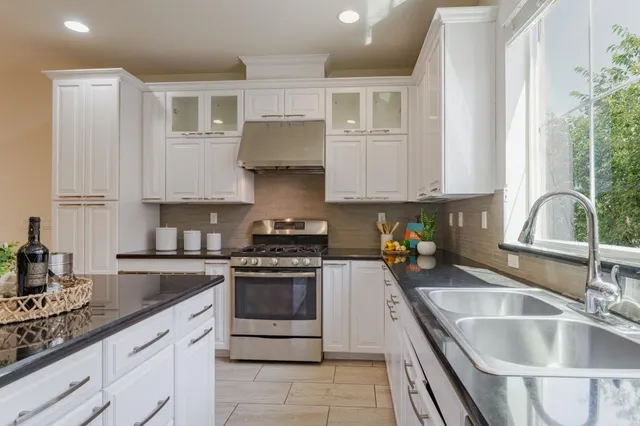 $1,099,000 | 862 White Moonstone Loop, San Jose, CA 95123