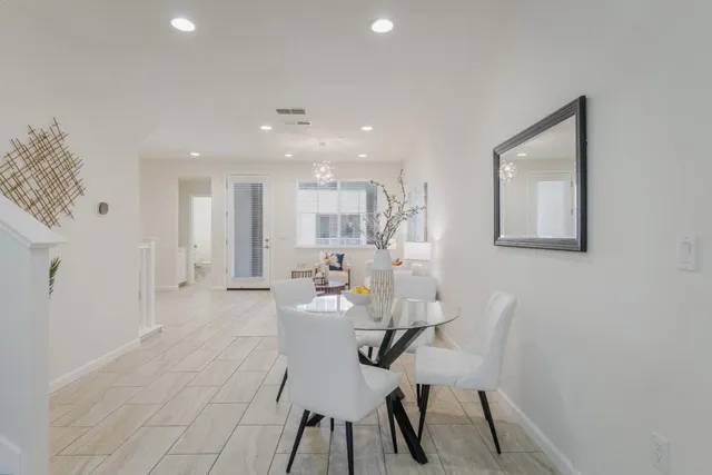 $1,099,000 | 862 White Moonstone Loop, San Jose, CA 95123