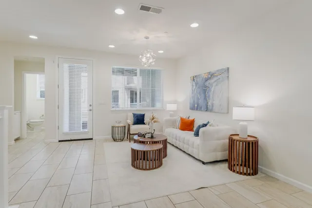 $1,099,000 | 862 White Moonstone Loop, San Jose, CA 95123