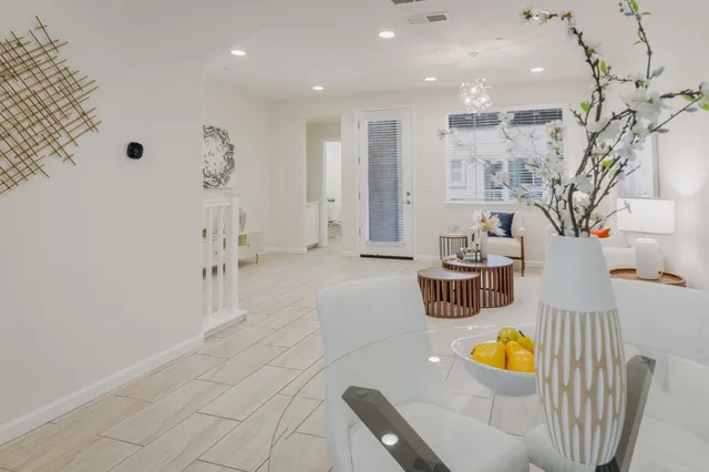 $1,099,000 | 862 White Moonstone Loop, San Jose, CA 95123