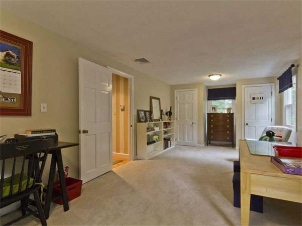 175 Ferncliffe Road Seekonk, MA 02771 - Photo 17 of 27 Gallery Image 17