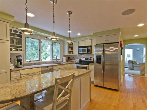 175 Ferncliffe Road Seekonk, MA 02771 - Photo 3 of 27 Gallery Image 3