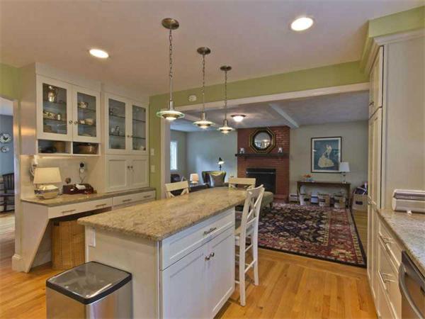 175 Ferncliffe Road Seekonk, MA 02771 - Photo 4 of 27 Gallery Image 4