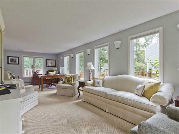 175 Ferncliffe Road Seekonk, MA 02771 - Photo 8 of 27 Gallery Image 8