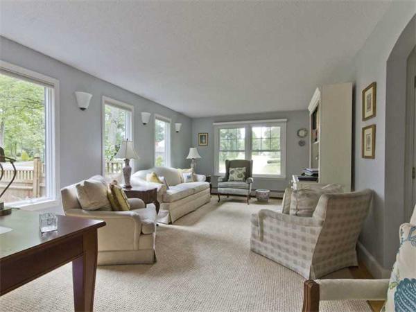 175 Ferncliffe Road Seekonk, MA 02771 - Photo 9 of 27 Gallery Image 9