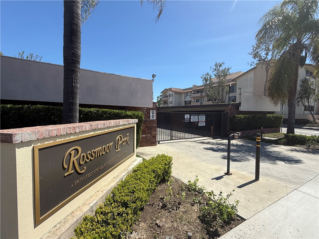 12200 Montecito Road, Unit D221 Seal Beach, CA 90740 - Photo 16 of 25 Gated community