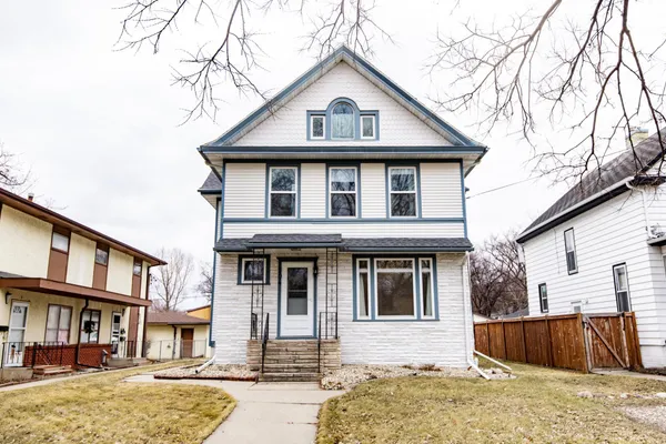 $265,000 | 904 10th Street South, Fargo, ND 58103