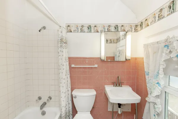 $265,000 | 904 10th Street South, Fargo, ND 58103