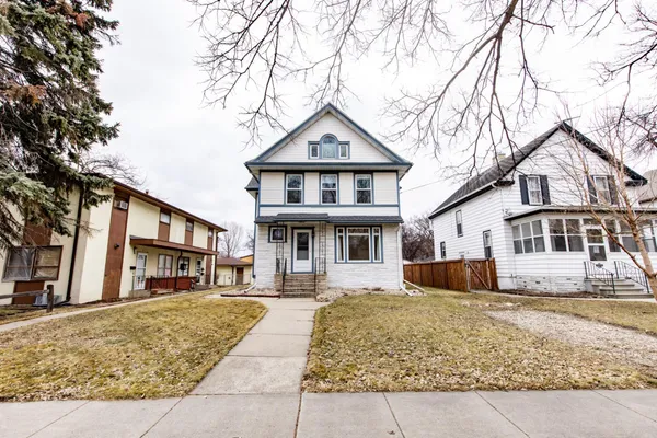 $265,000 | 904 10th Street South, Fargo, ND 58103