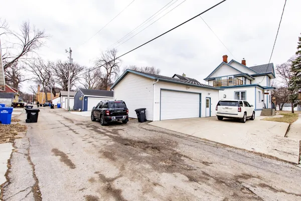 $265,000 | 904 10th Street South, Fargo, ND 58103