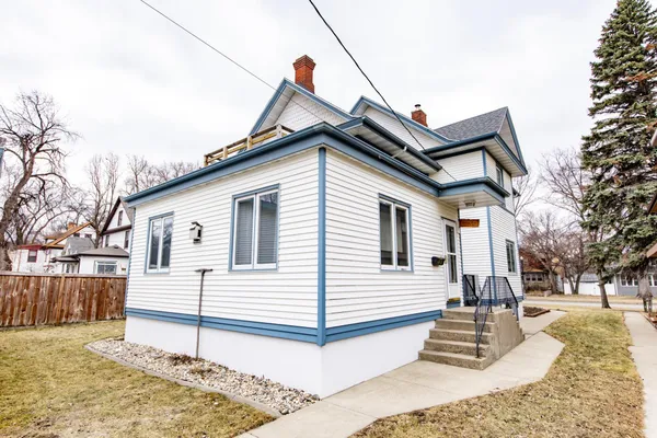 $265,000 | 904 10th Street South, Fargo, ND 58103