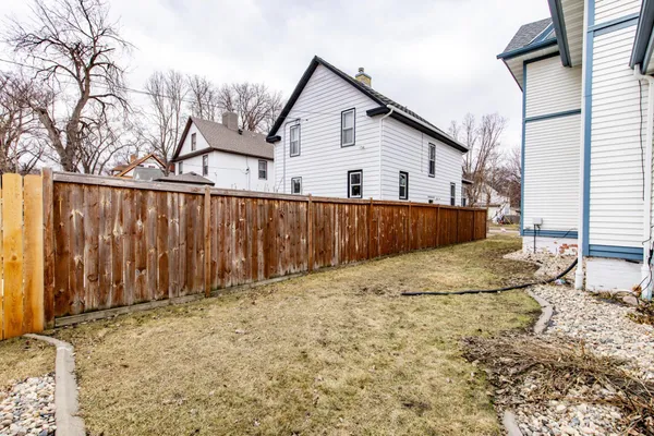 $265,000 | 904 10th Street South, Fargo, ND 58103