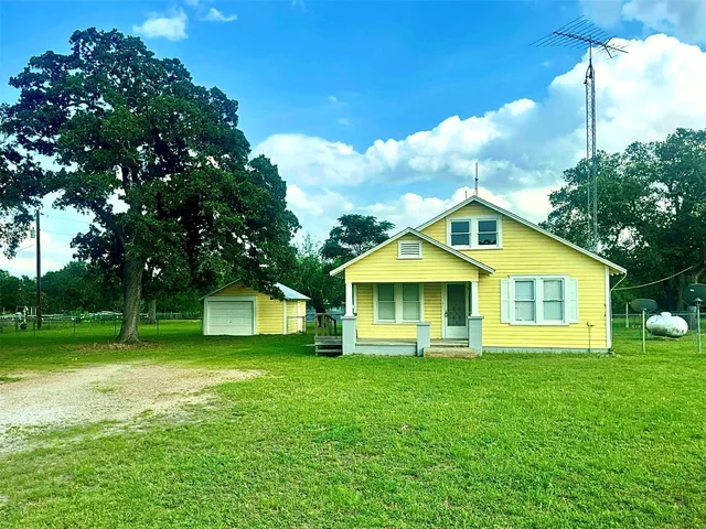 $198,900 | 4404 Highway 159, La Grange, TX 78945