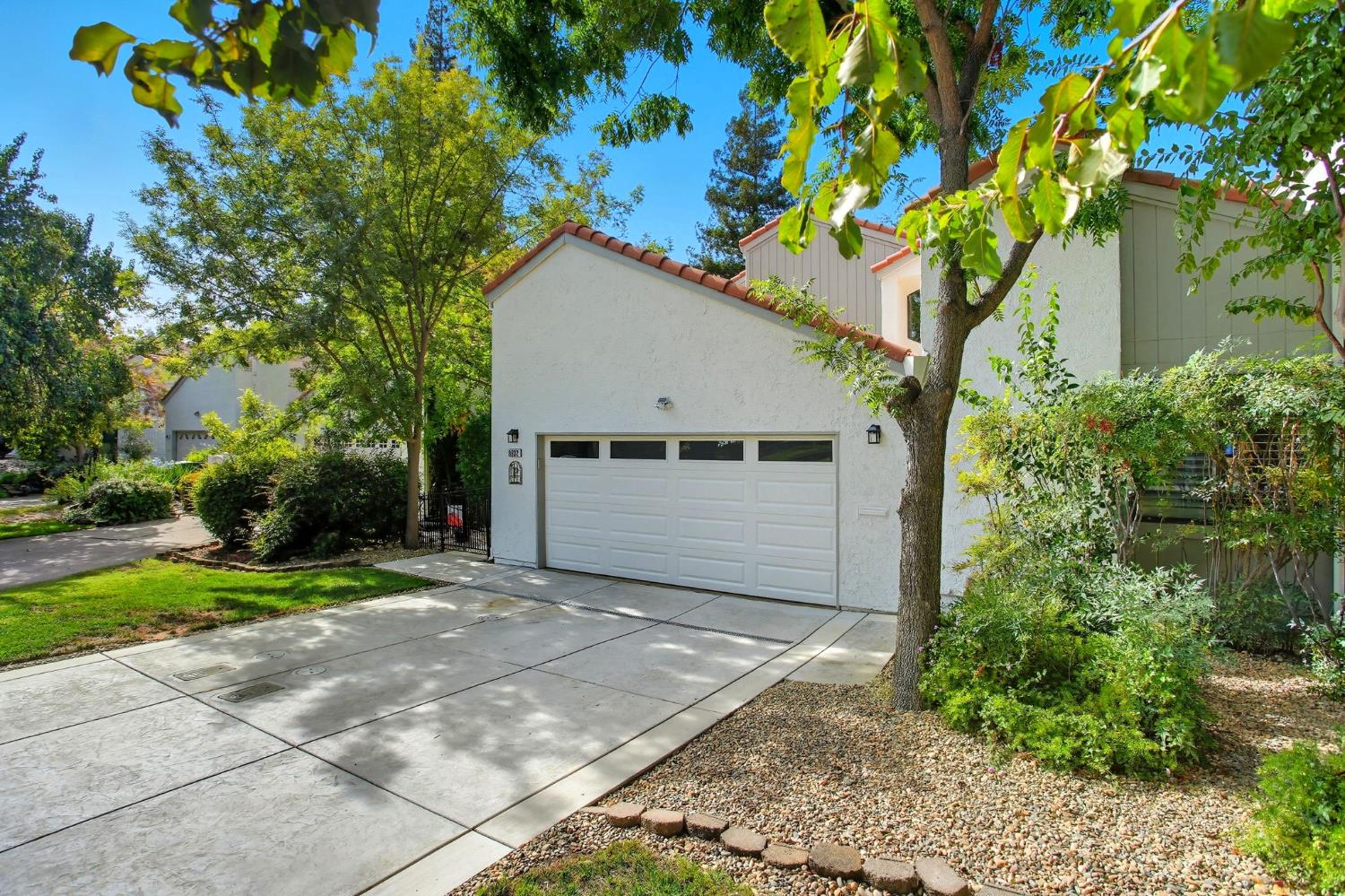 6932 Domingo Court Rancho Murieta, CA 95683 - Photo 2 of 37