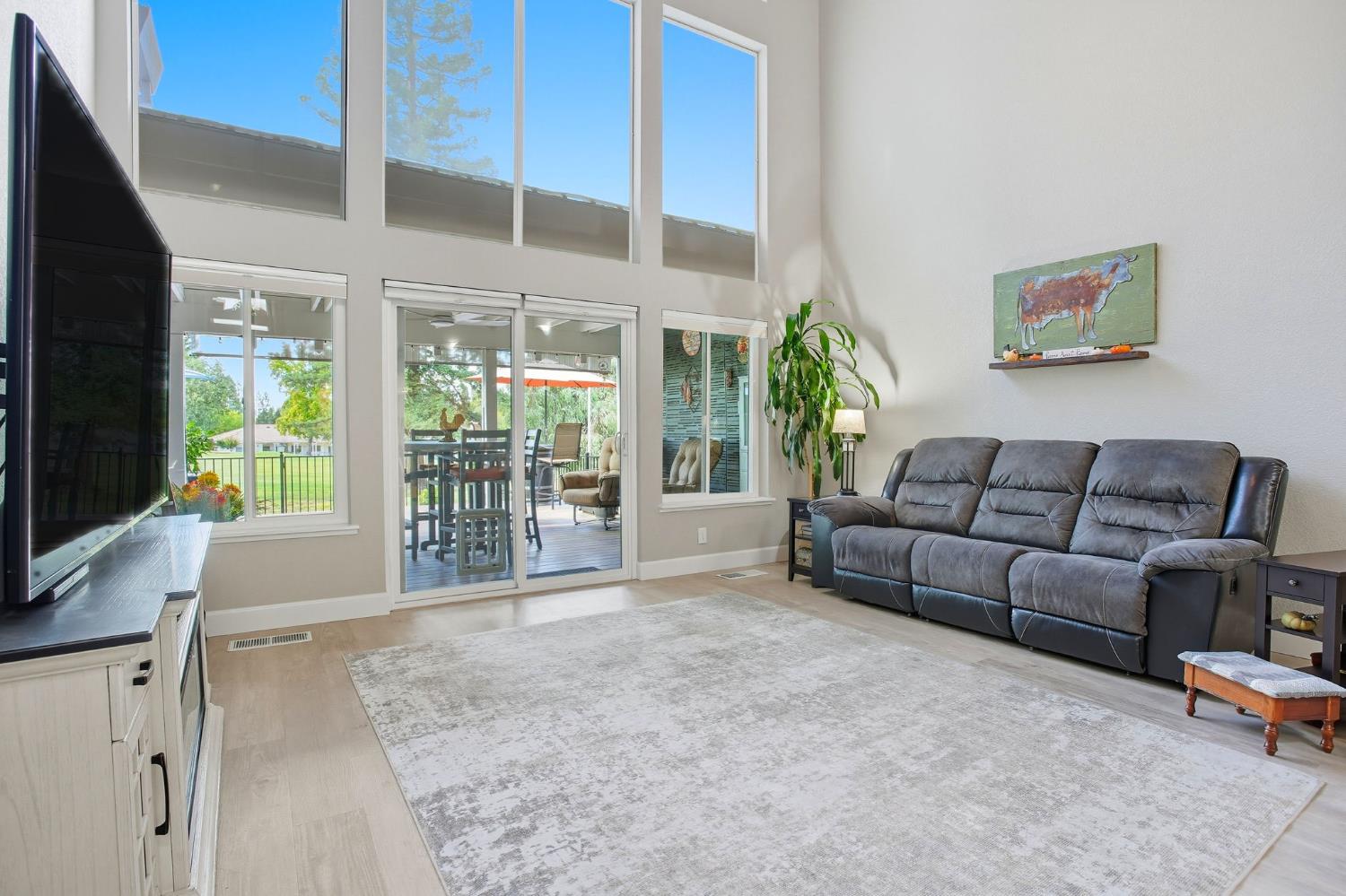 6932 Domingo Court Rancho Murieta, CA 95683 - Photo 3 of 37