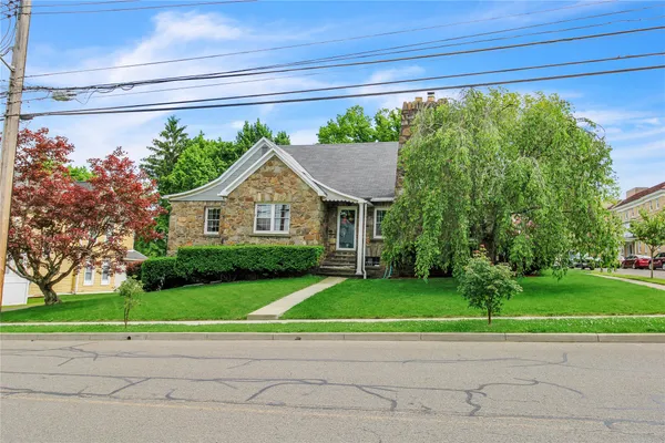 $325,000 | 124 West Edwards Street, Endicott, NY 13760