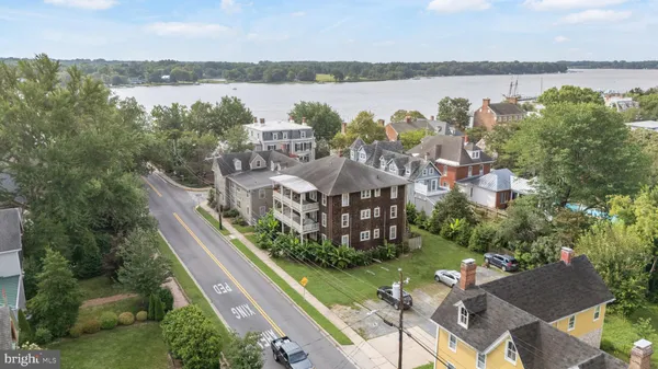 $2,050 | 104 Maple Avenue, Unit 6, Chestertown, MD 21620