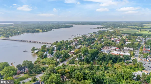 $2,050 | 104 Maple Avenue, Unit 6, Chestertown, MD 21620