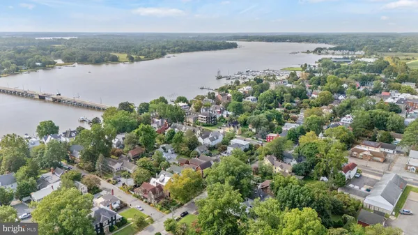 $2,050 | 104 Maple Avenue, Unit 6, Chestertown, MD 21620