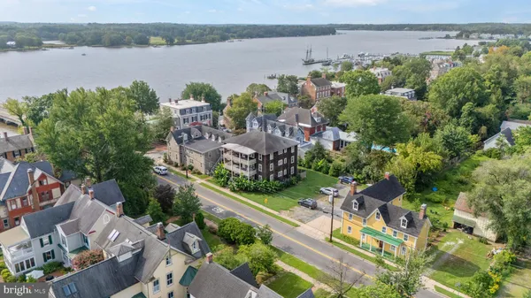 $2,050 | 104 Maple Avenue, Unit 6, Chestertown, MD 21620
